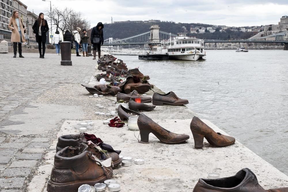 多瑙河岸的鞋子